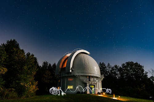 Dasar Materi dan Kunci Pemahaman Alam Semesta 